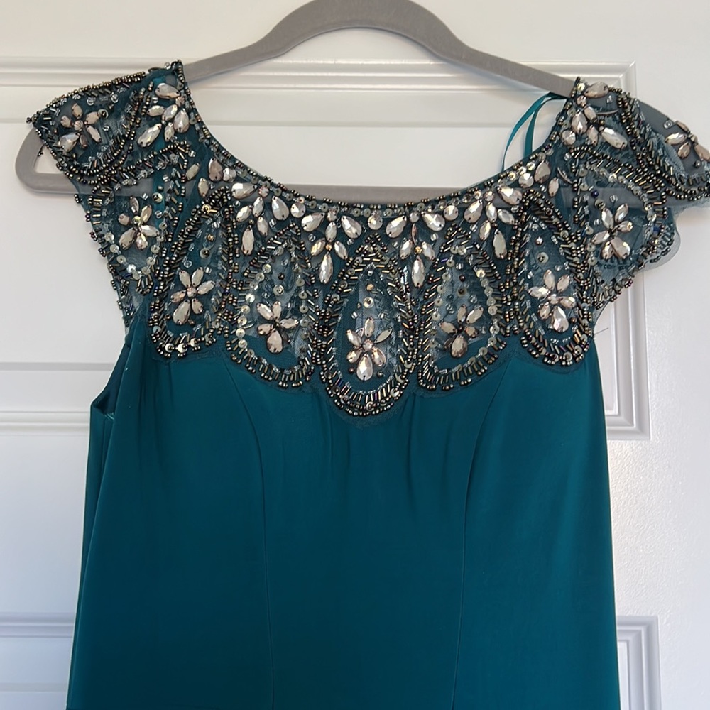 Hunter green elegant dress - Picture 2 of 4